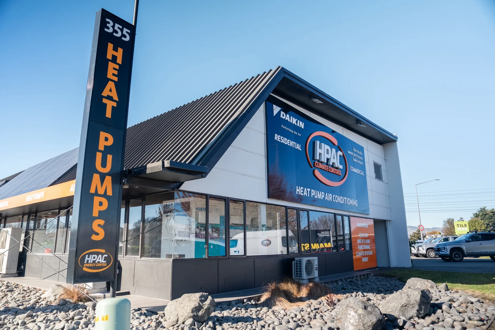 HPAC Climate Control building pylon signage by Universal Sign Co